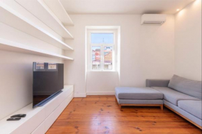 Amazing 4BDR Flat in Areeiro by LovelyStay
